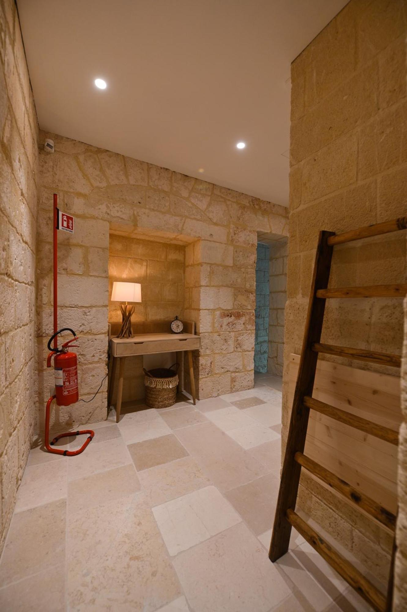 Palazzo Momi Bed & Breakfast บารี ภายนอก รูปภาพ